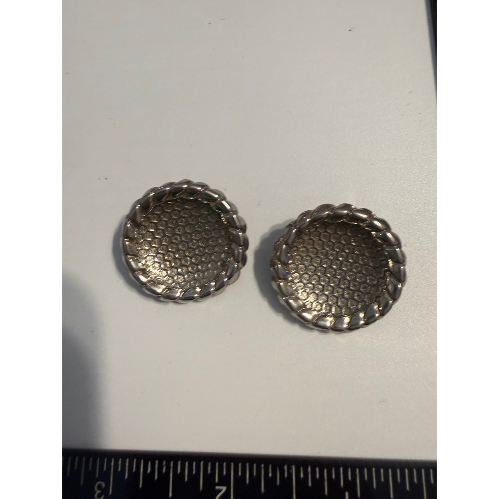 Alice Vintage Silver Tone Honeycomb Textured Rope Border Clip On Earrings